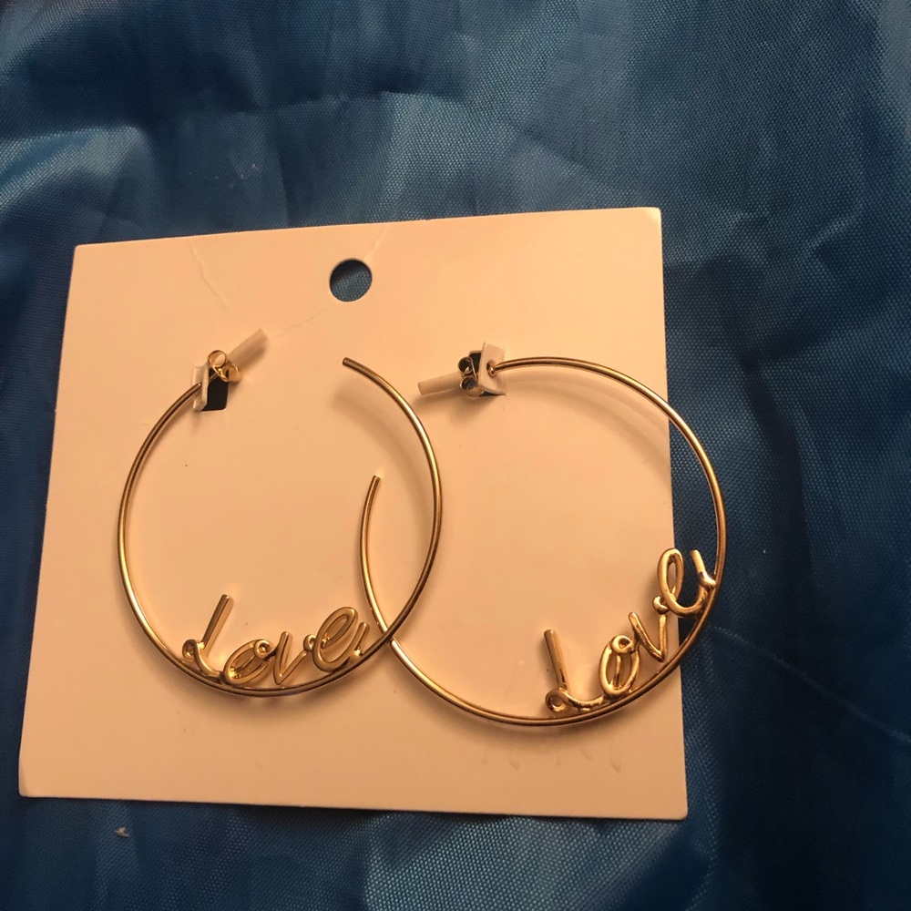 ❤️H & M Extra Large “love” Loop Earrings- 539 $20 or $15 w/offer